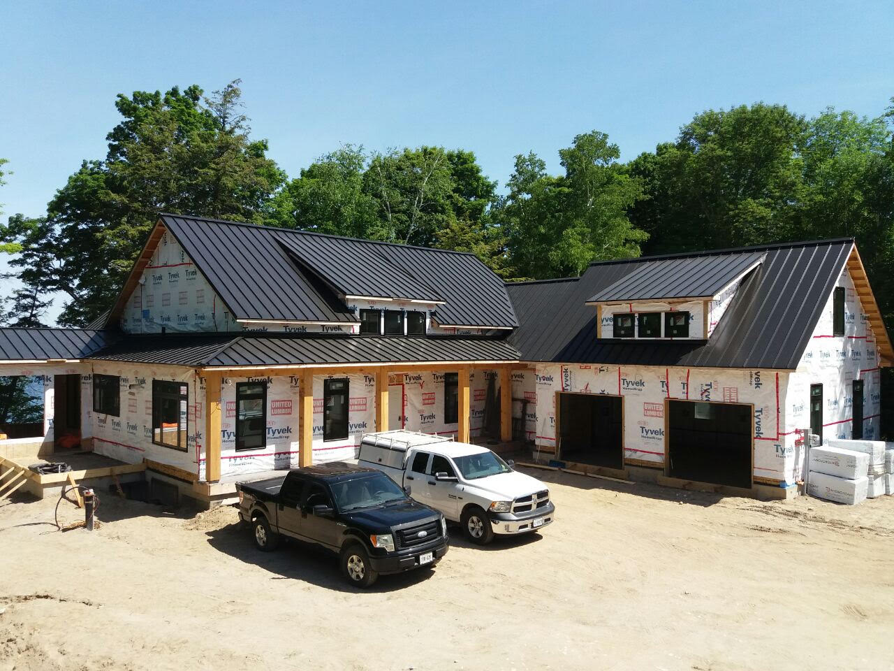 Standing Seam Residence · Barrie, ON